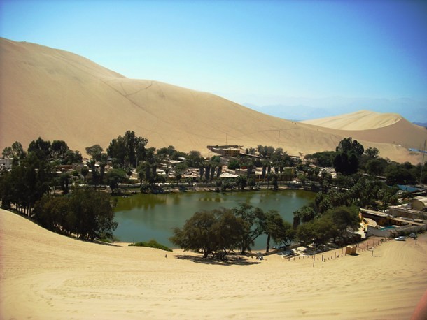 Oasis_Huacachina-610x458