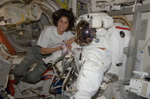684707main_iss032e024600_full