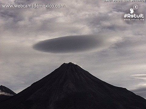 UFO_Disguised_As_Cloud_01